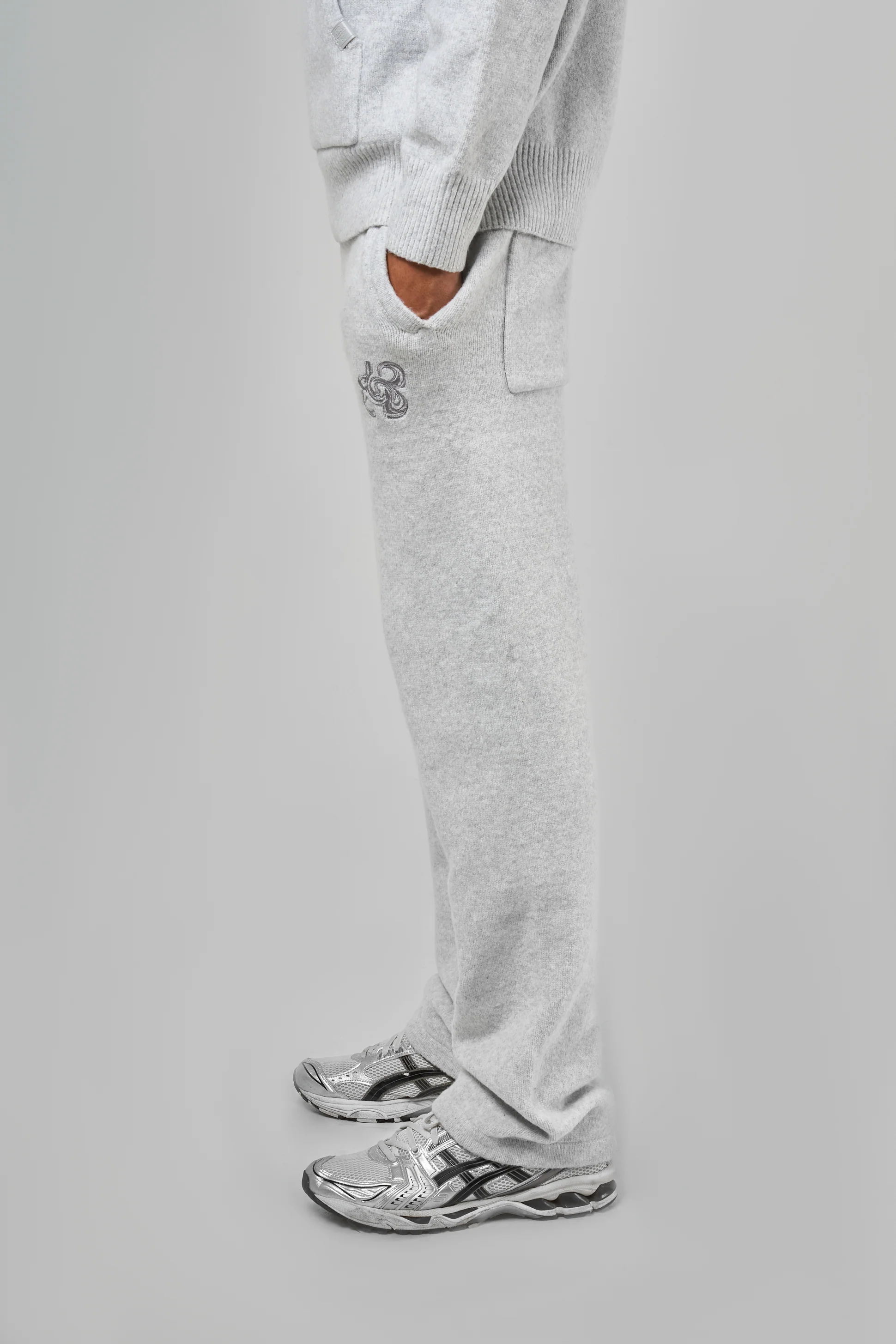 Amos Grey Knitted Jogger - Image 7