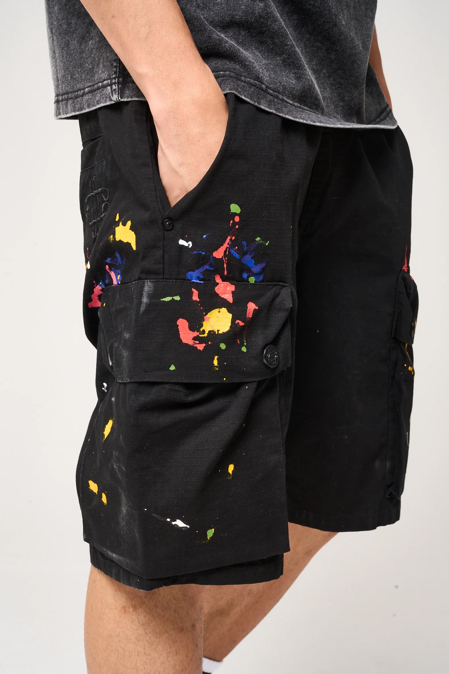 Colonel Cargo Shorts Black - Image 7