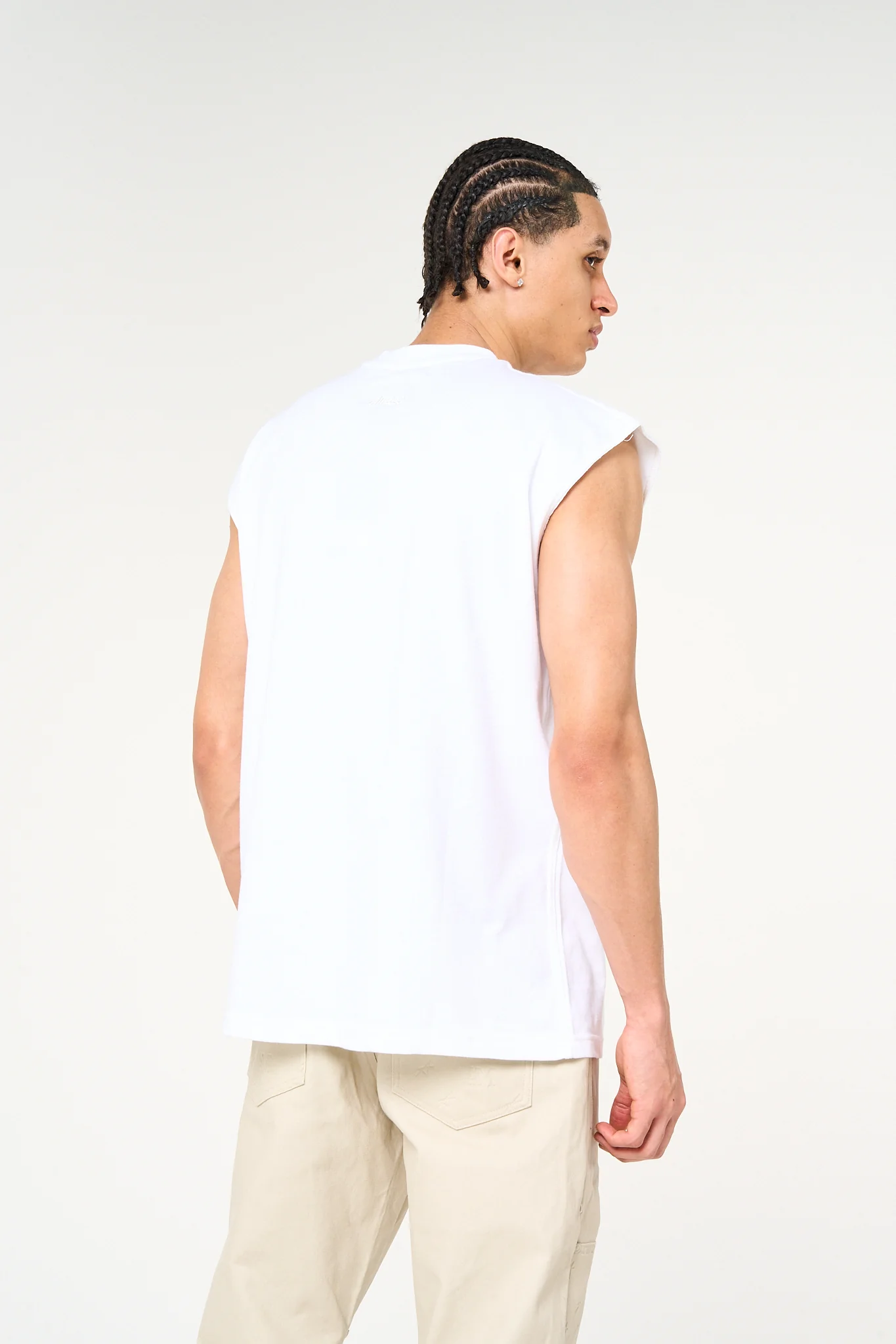 Outlaw Sleevless Graphic T - Image 9