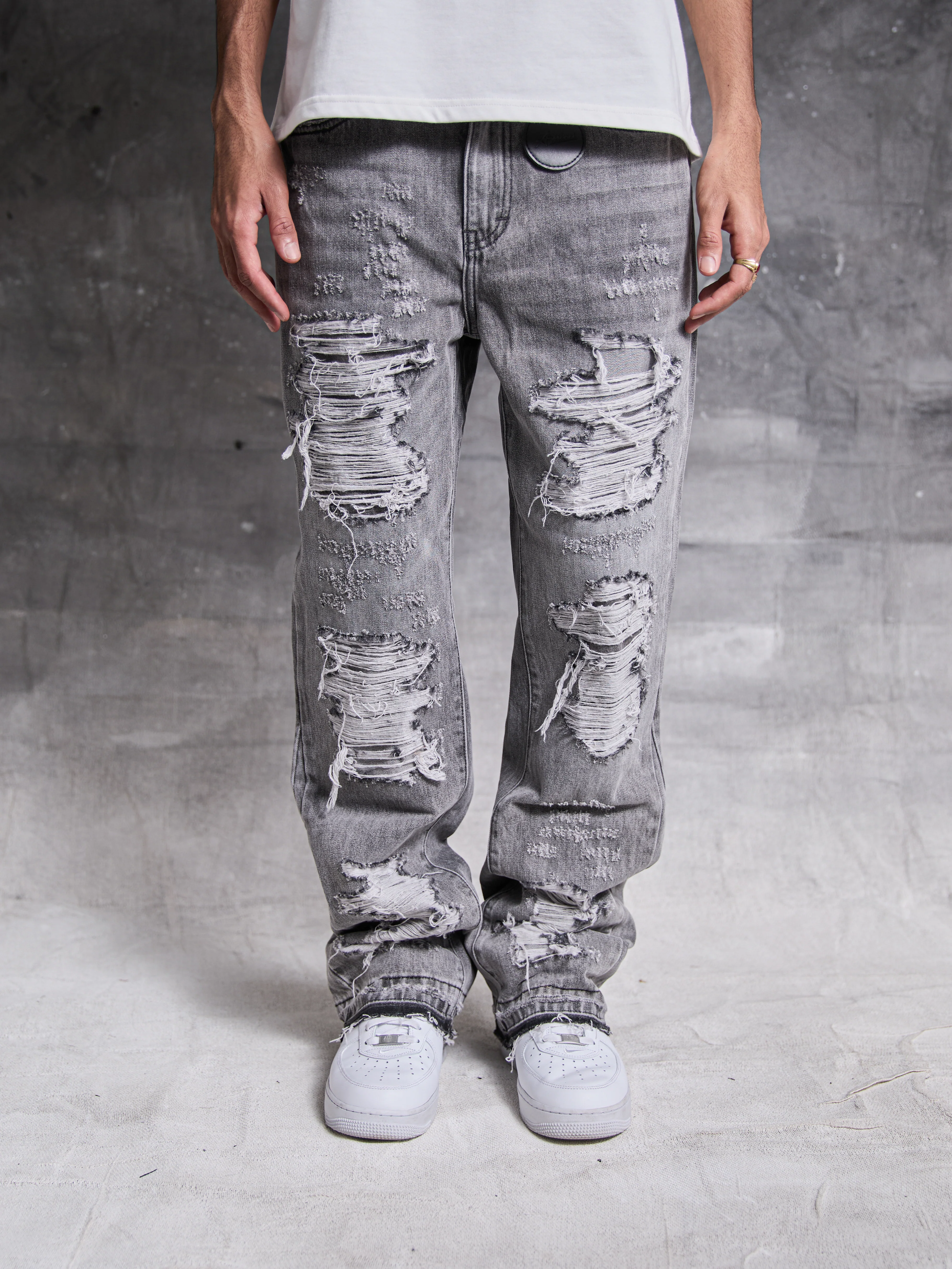Sarrona Grey Washed Denim Jean - Image 3